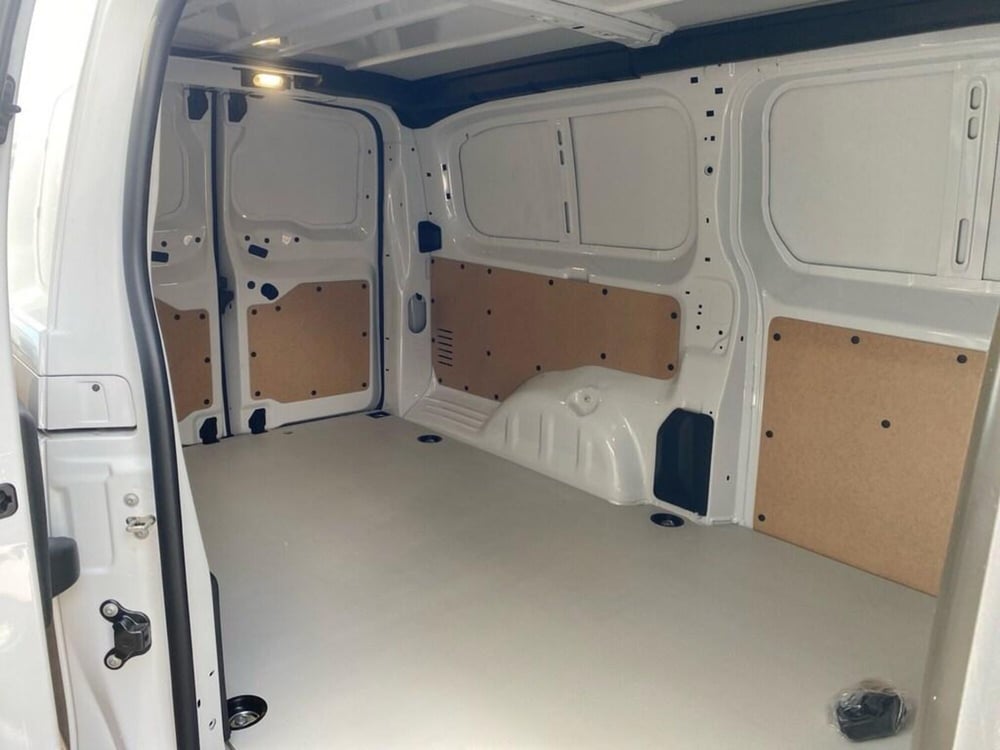 Opel Vivaro Furgone nuova a Torino (10)