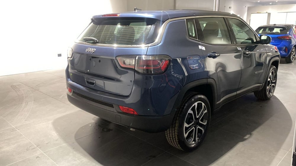 Jeep Compass nuova a Bergamo (4)