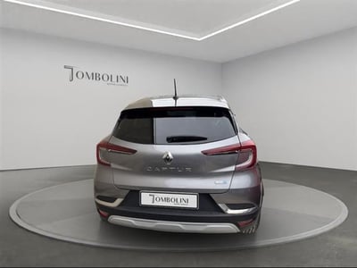 Renault Captur Full Hybrid E-Tech 145 CV Intens del 2021 usata a Civitanova Marche