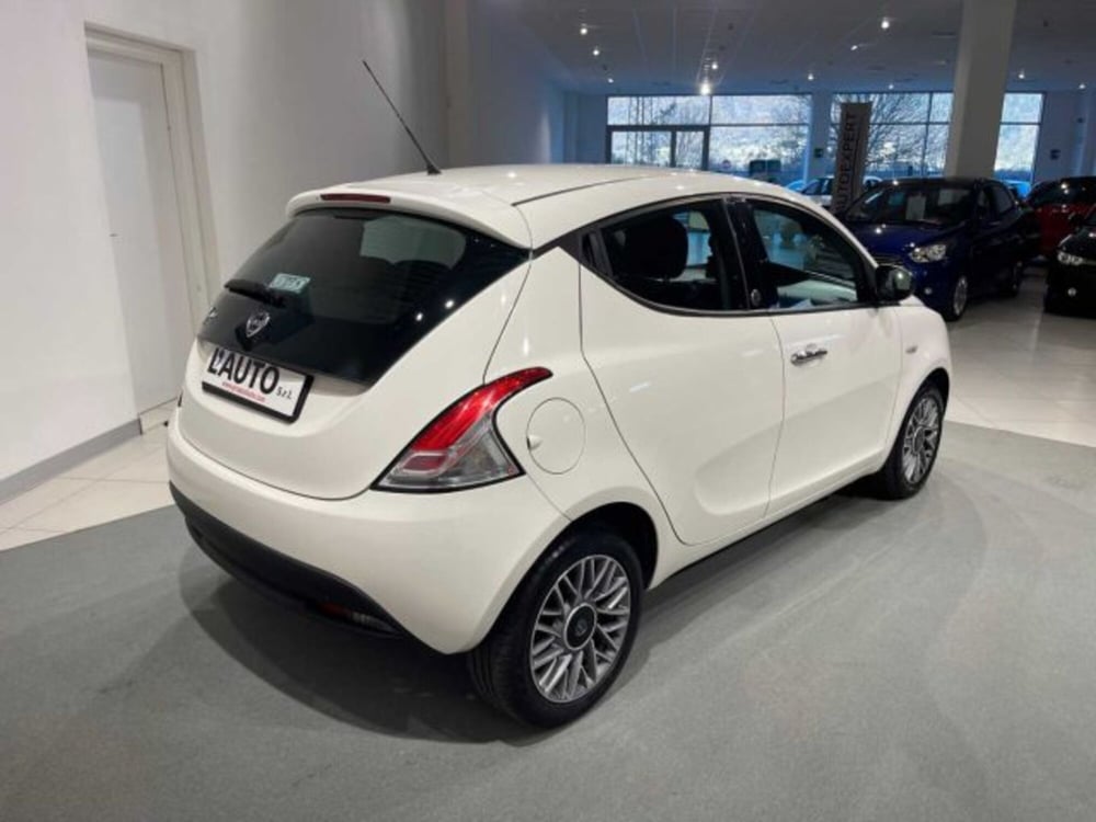 Lancia Ypsilon usata a Sondrio (3)