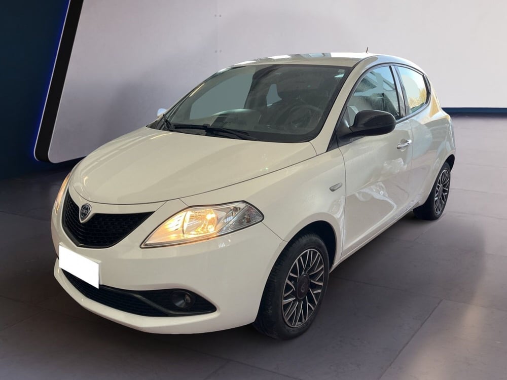 Lancia Ypsilon usata a Torino (2)