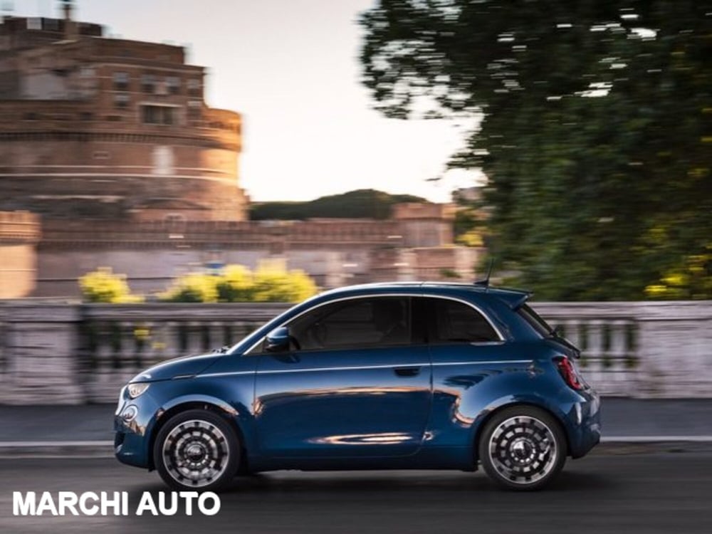 Fiat 500e nuova a Perugia