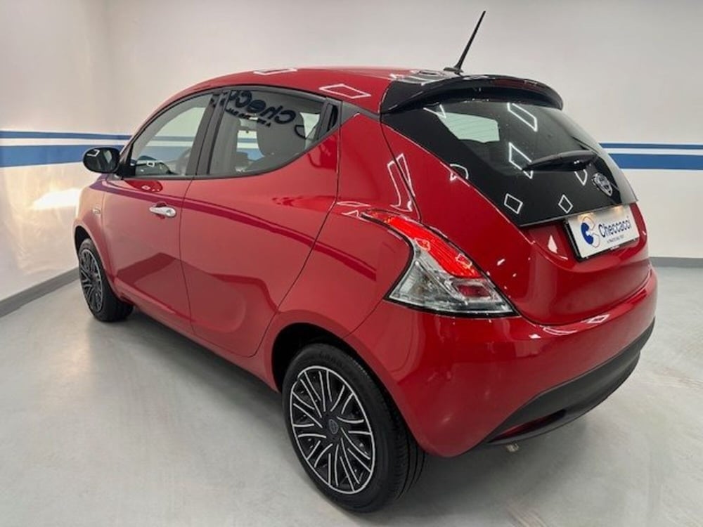 Lancia Ypsilon usata a Prato (5)