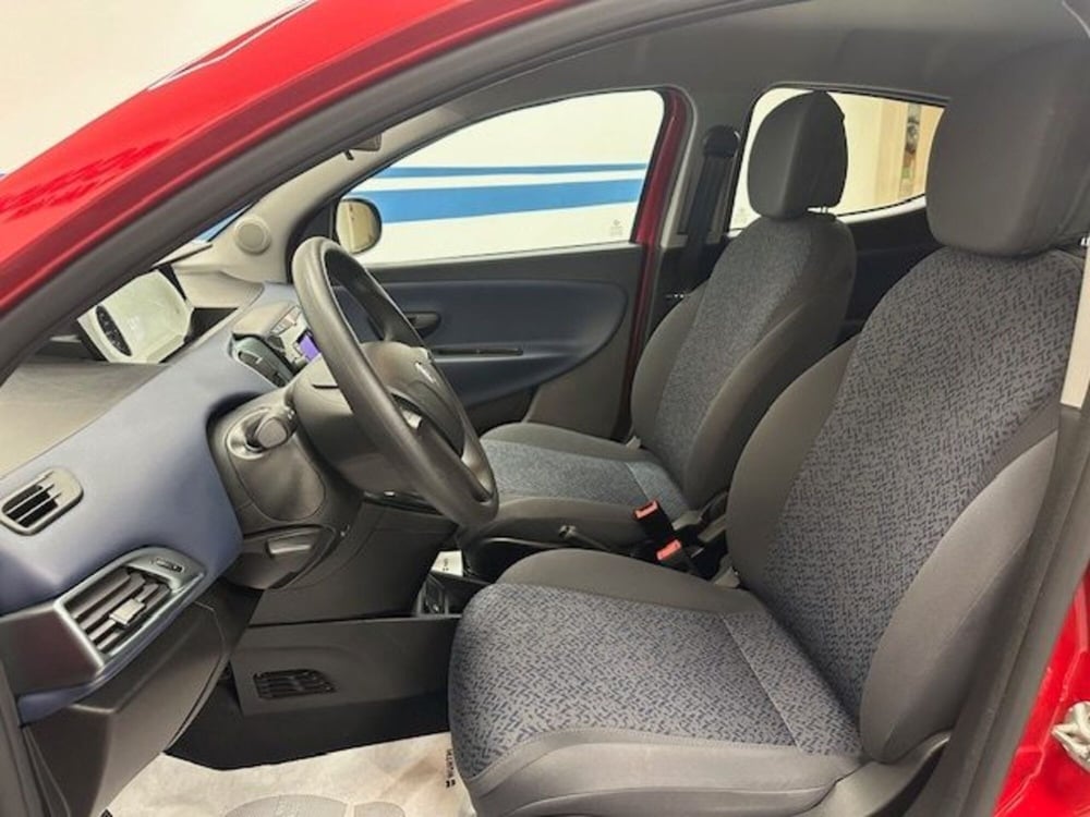 Lancia Ypsilon usata a Prato (9)