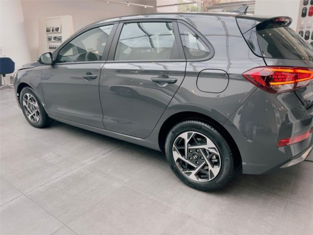 Hyundai i30 nuova a Bari (15)