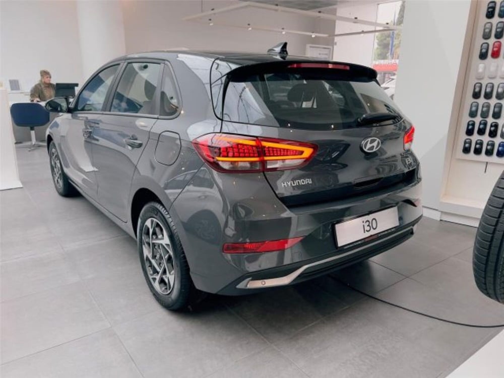 Hyundai i30 nuova a Bari (7)