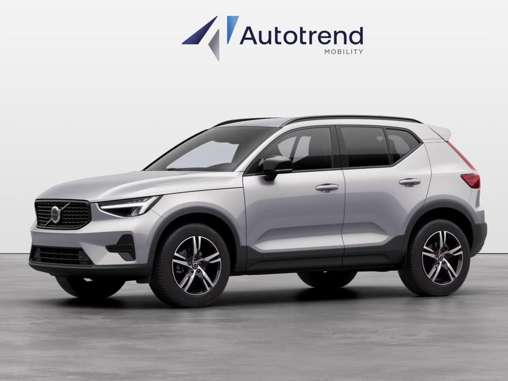 Volvo XC40 nuova a Bari