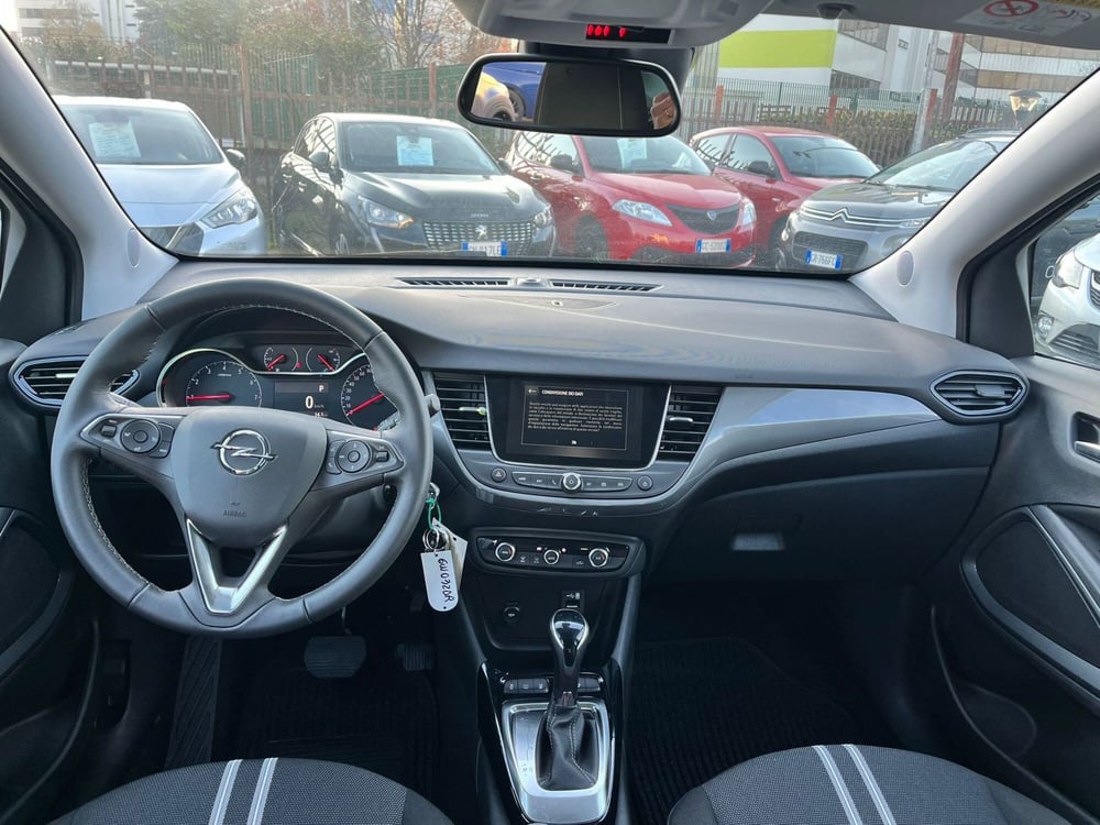 Opel Crossland nuova a Milano (17)