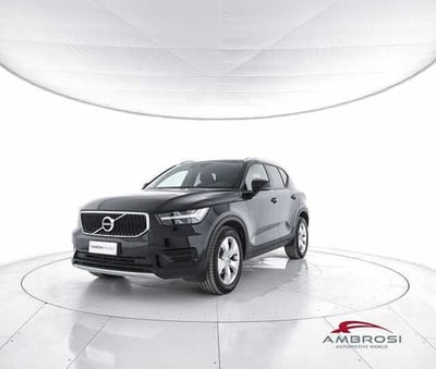 Volvo XC40 T2 Momentum Core  del 2021 usata a Corciano