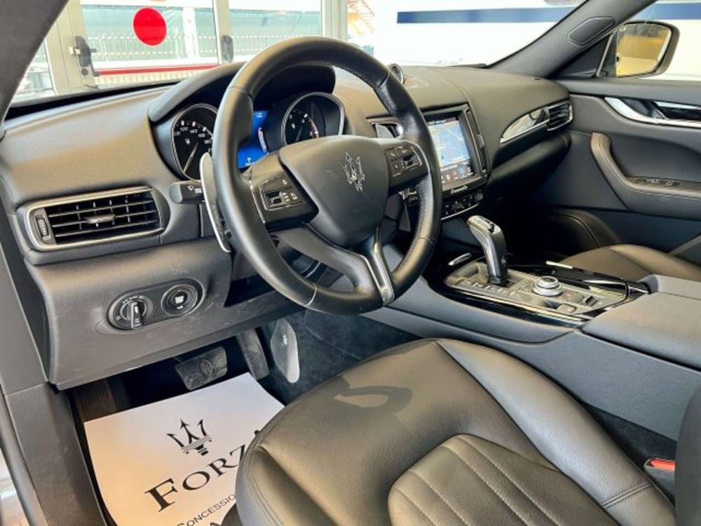 Maserati Levante usata a Torino (9)