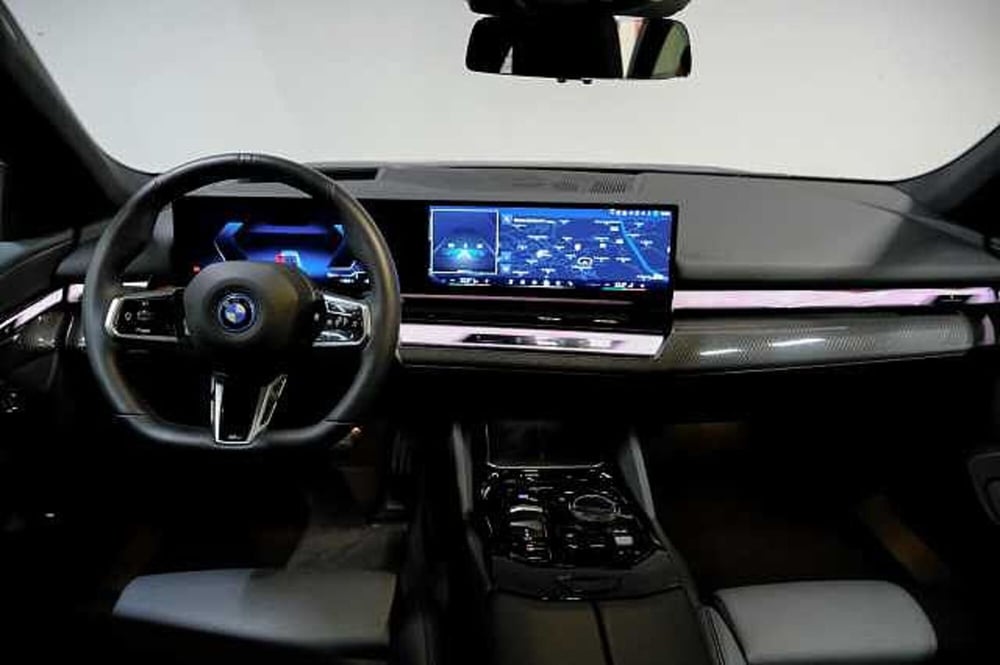 BMW i5 Touring usata a Catanzaro (9)