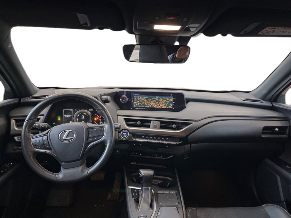 Lexus UX usata a Torino (14)