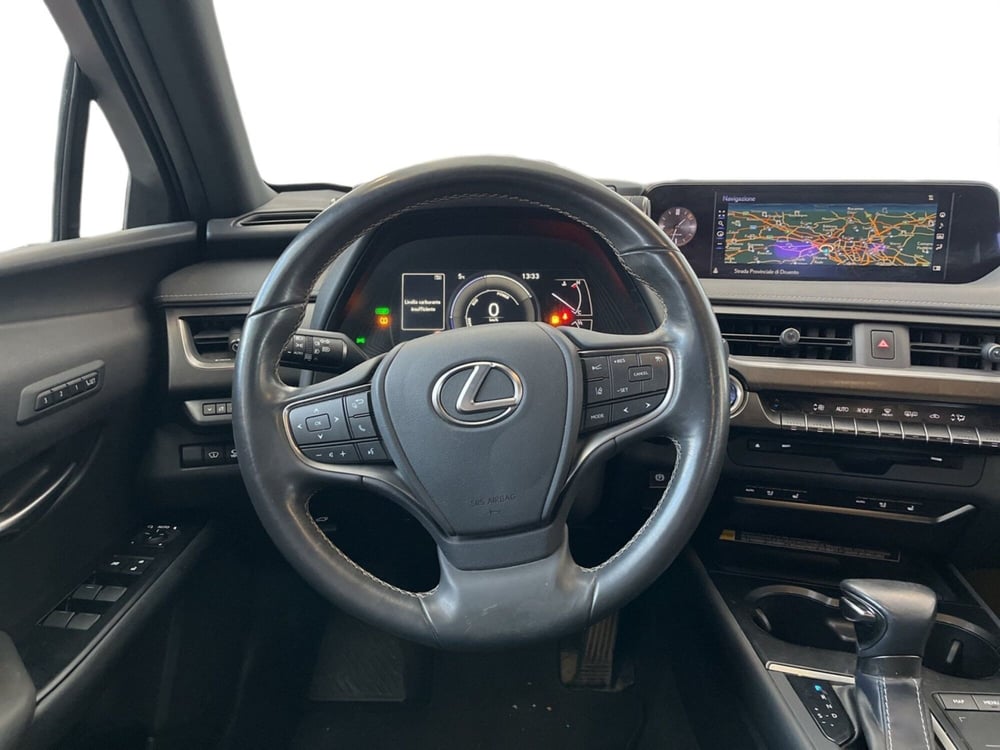 Lexus UX usata a Torino (15)