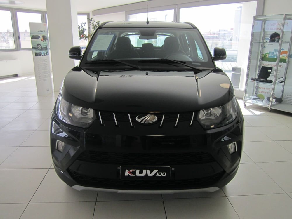 Mahindra KUV100 nuova a Bari (2)