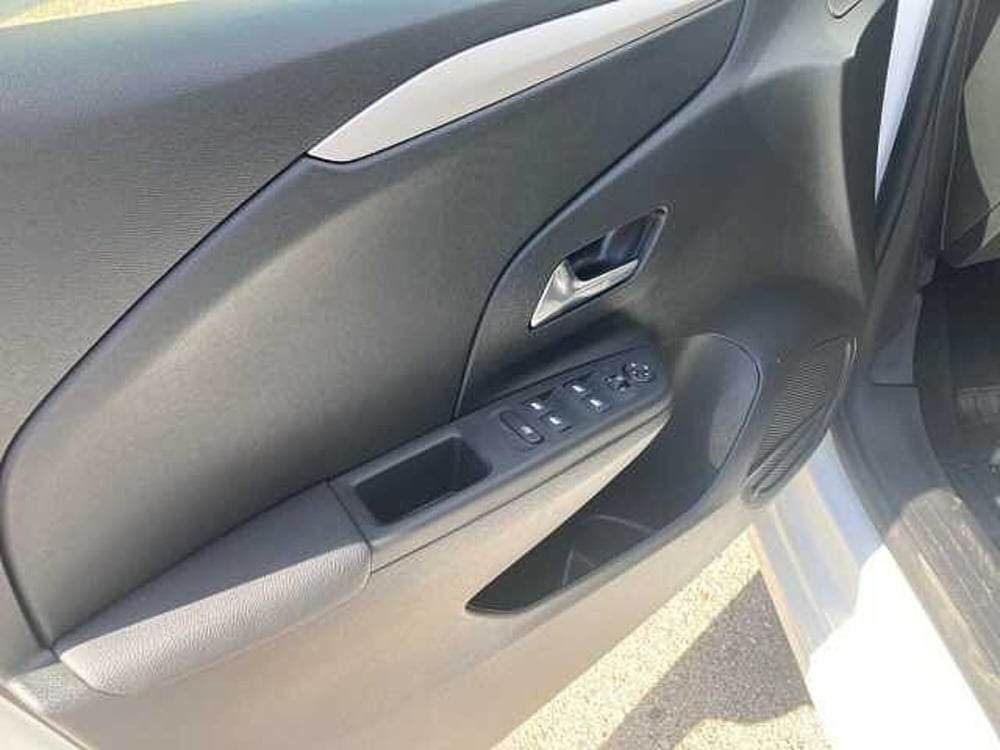 Opel Corsa nuova a Messina (10)