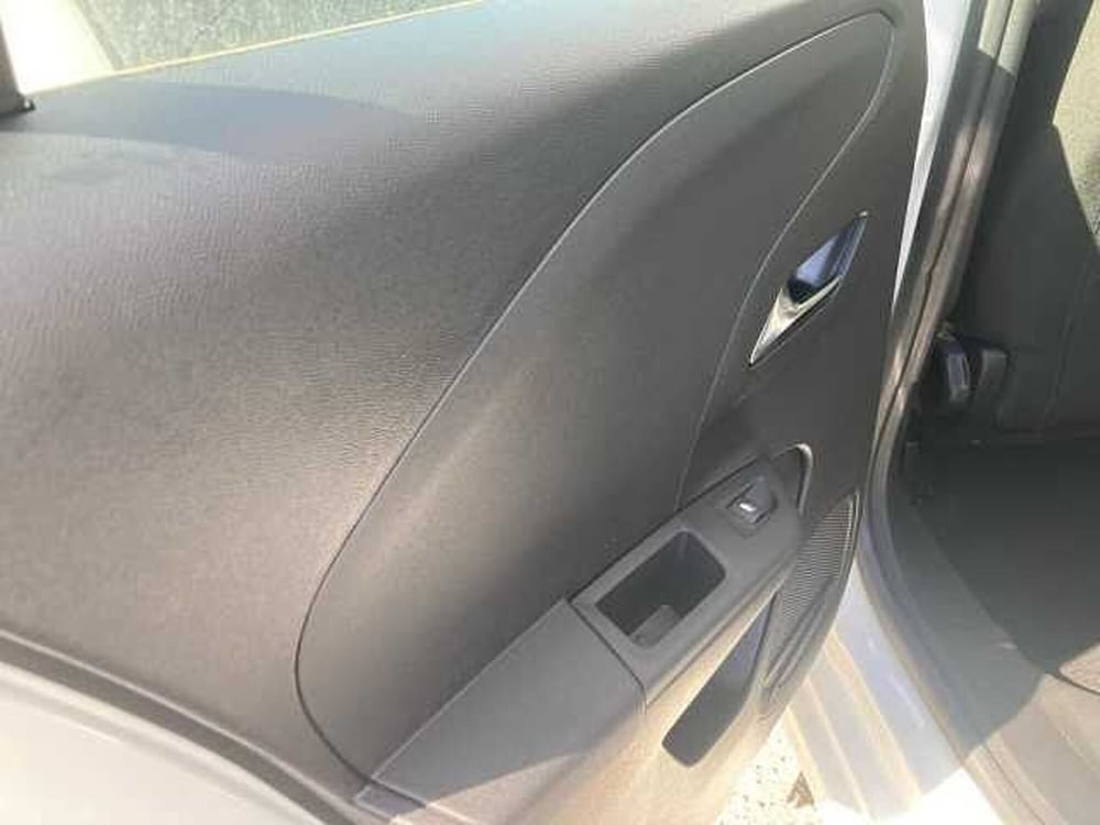 Opel Corsa nuova a Messina (11)