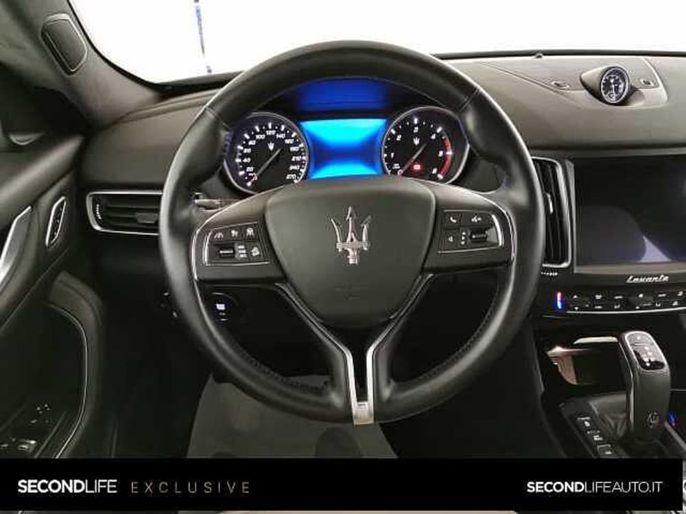 Maserati Levante usata a Chieti (9)