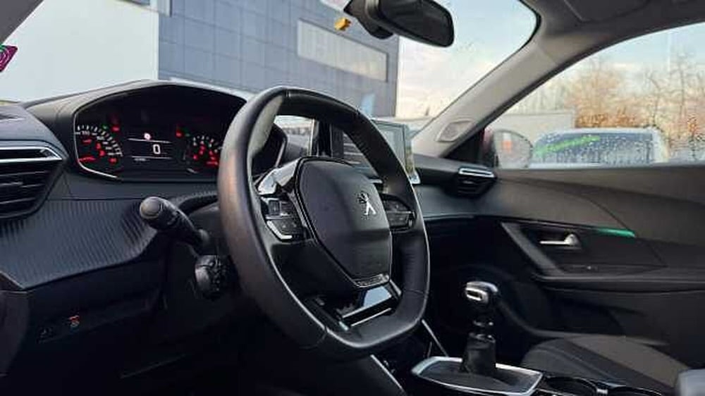 Peugeot 2008 usata a Milano (10)