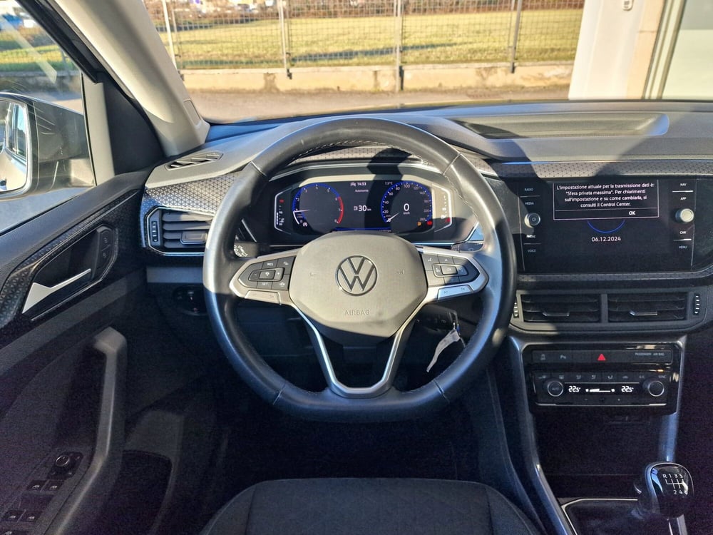 Volkswagen T-Cross usata a Varese (13)