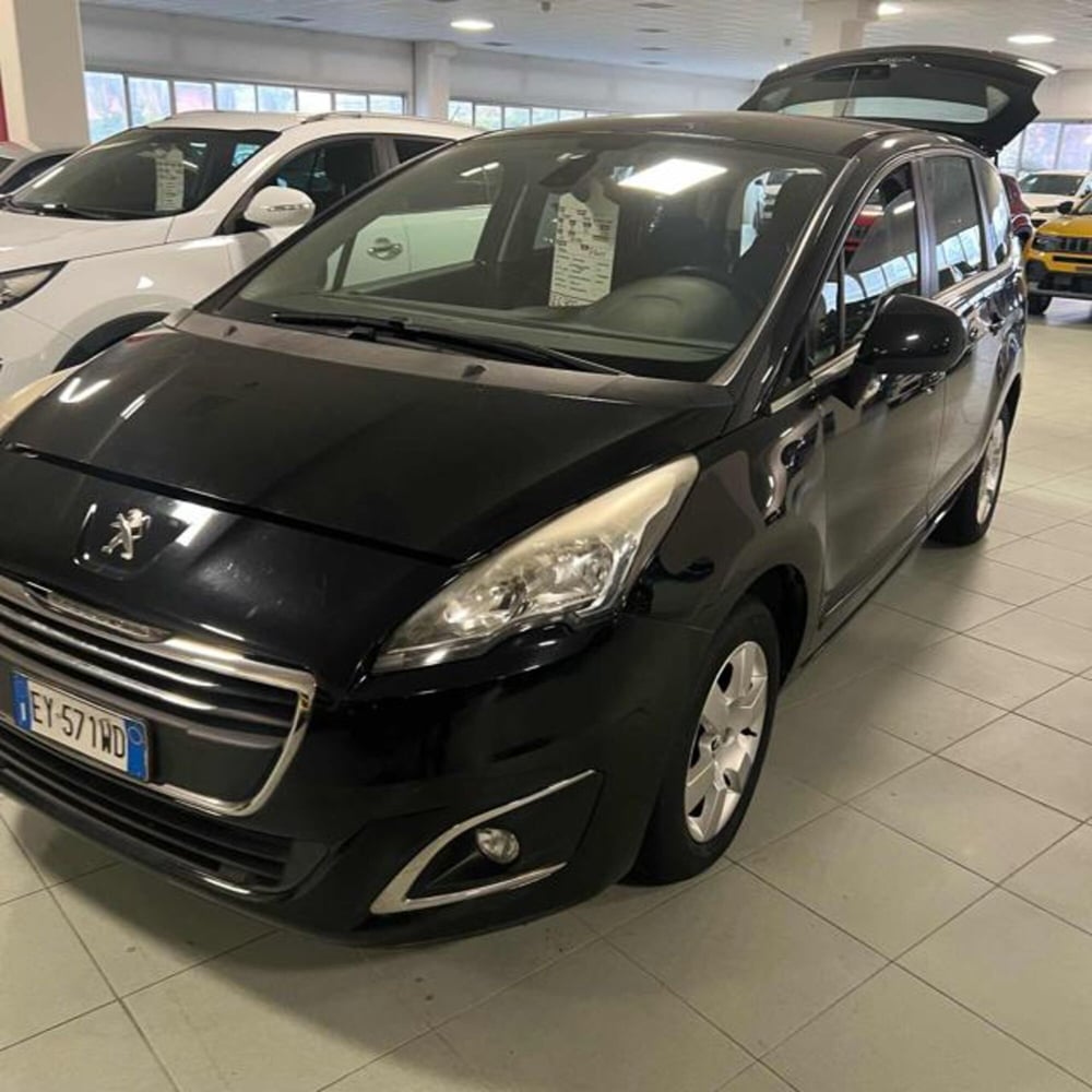 Peugeot 5008 usata a Ferrara