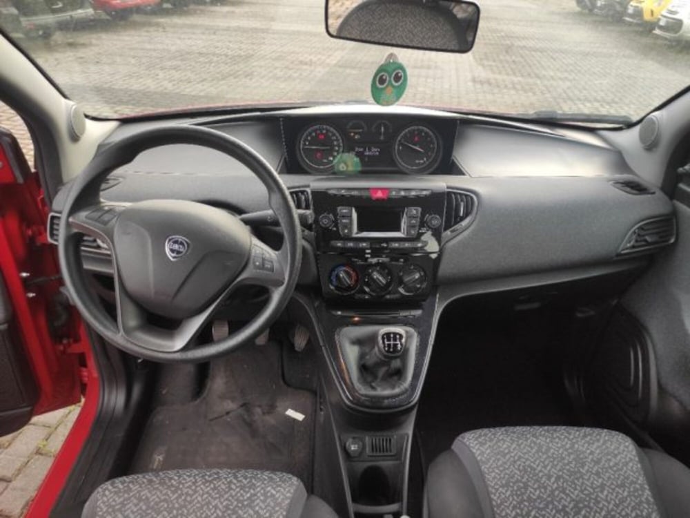 Lancia Ypsilon usata a Frosinone (12)