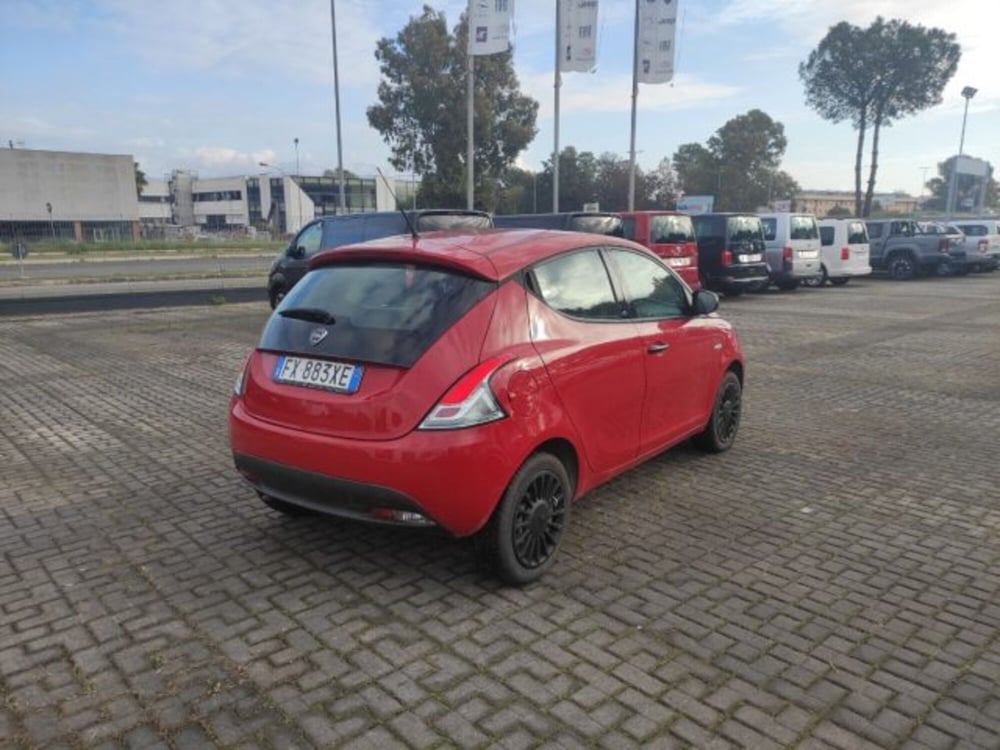 Lancia Ypsilon usata a Frosinone (18)