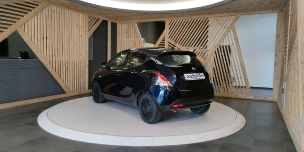 Lancia Ypsilon usata a Catanzaro (7)