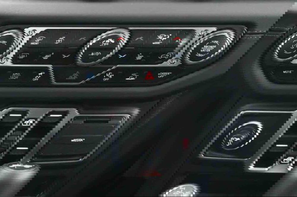 Jeep Wrangler Unlimited nuova a Torino (19)