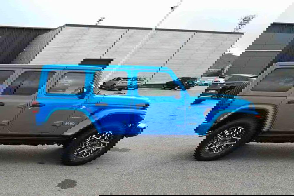 Jeep Wrangler Unlimited nuova a Torino (8)