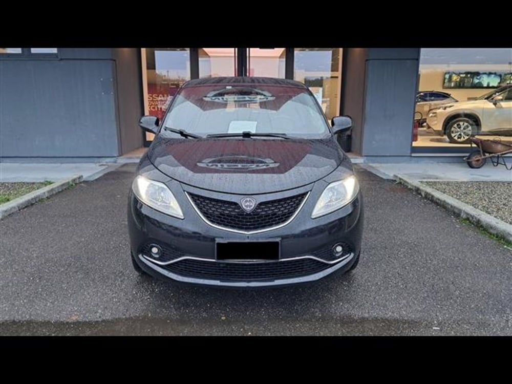 Lancia Ypsilon usata a Asti (2)