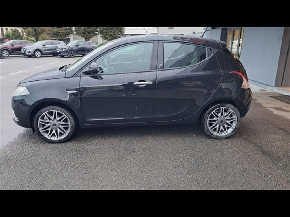 Lancia Ypsilon usata a Asti (8)