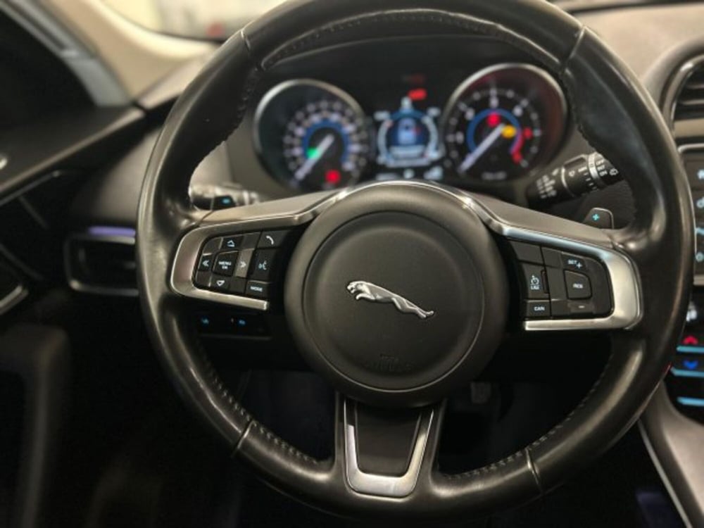 Jaguar F-Pace usata a Modena (16)