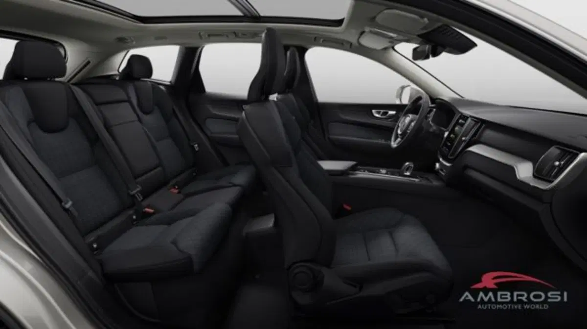 Volvo XC60 nuova a Perugia (2)