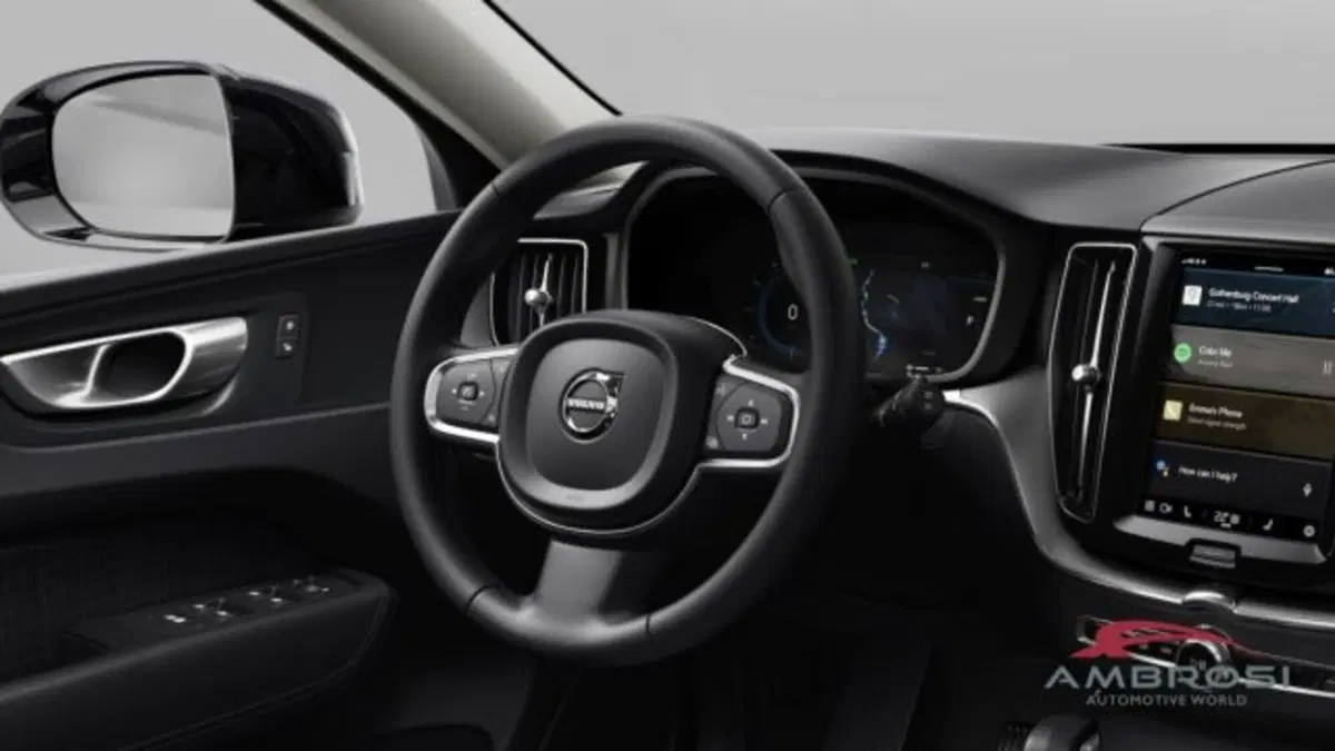 Volvo XC60 nuova a Perugia (7)