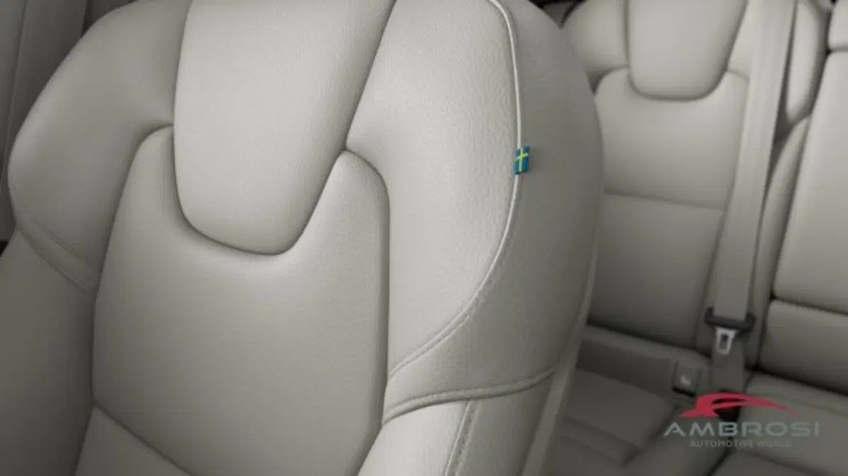 Volvo XC60 nuova a Perugia (8)