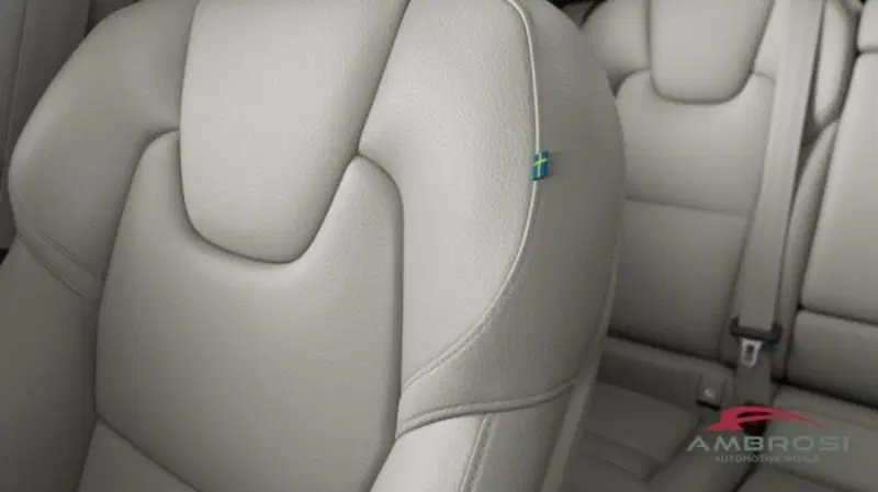Volvo XC60 nuova a Perugia (8)