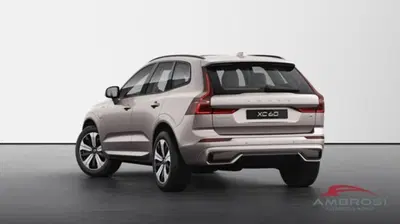 Volvo XC60 T6 Recharge AWD Plug-in Hybrid aut. Plus Dark nuova a Corciano