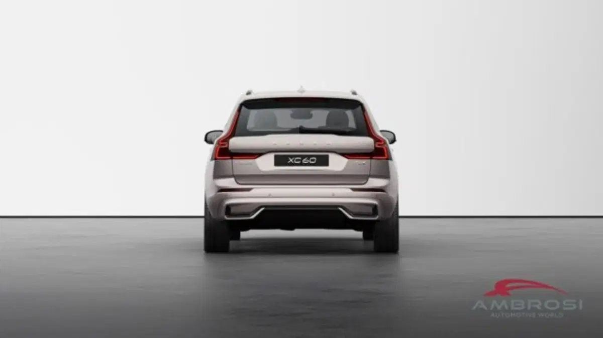 Volvo XC60 nuova a Perugia (4)