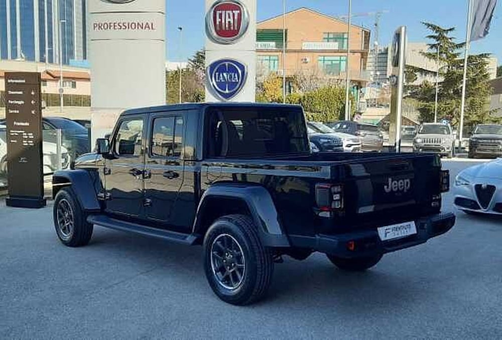 Jeep Gladiator usata a Ancona (8)