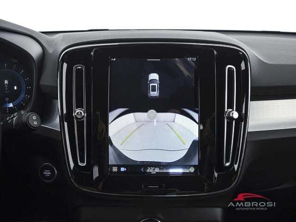 Volvo XC40 nuova a Perugia (17)