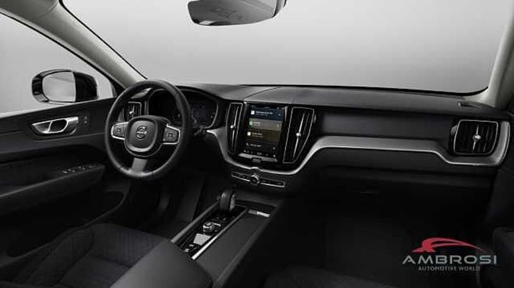 Volvo XC60 nuova a Perugia (9)