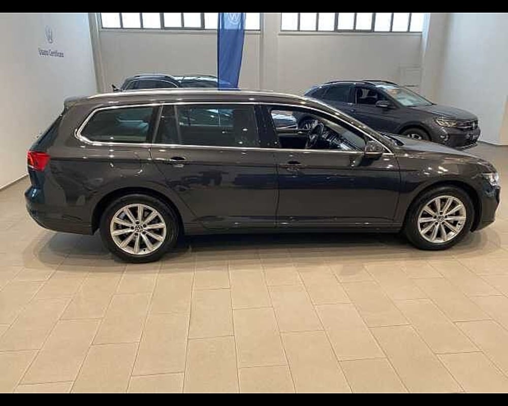 Volkswagen Passat Variant usata a Napoli (5)