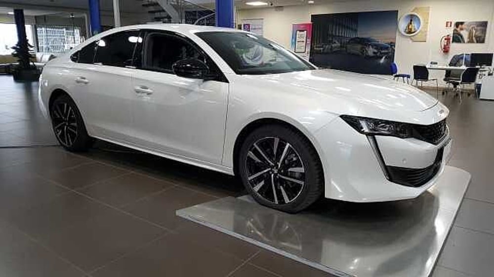 Peugeot 508 nuova a Messina (9)