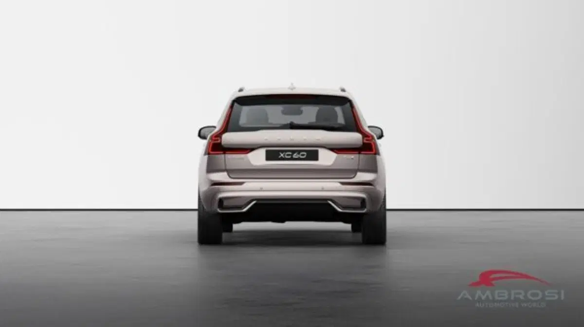 Volvo XC60 nuova a Perugia (4)