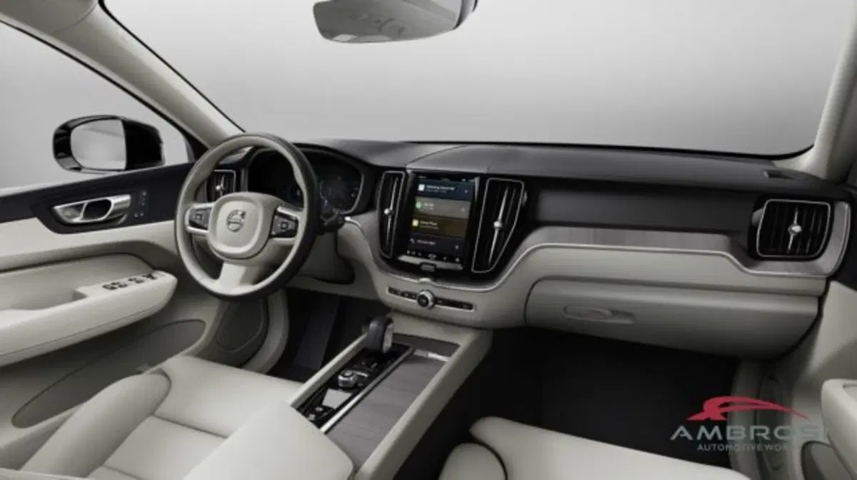 Volvo XC60 nuova a Perugia (7)