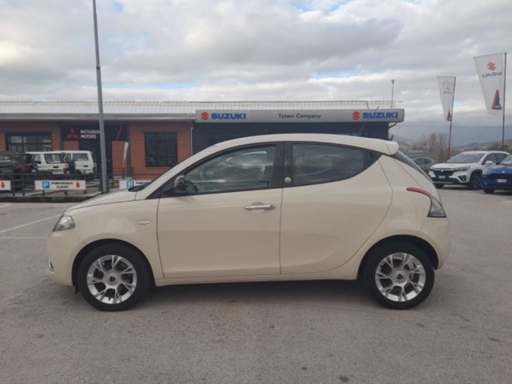 Lancia Ypsilon usata a L'Aquila (12)