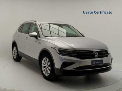 Volkswagen Tiguan 2.0 TDI 150 CV SCR DSG 4MOTION Life del 2023 usata a Pratola Serra