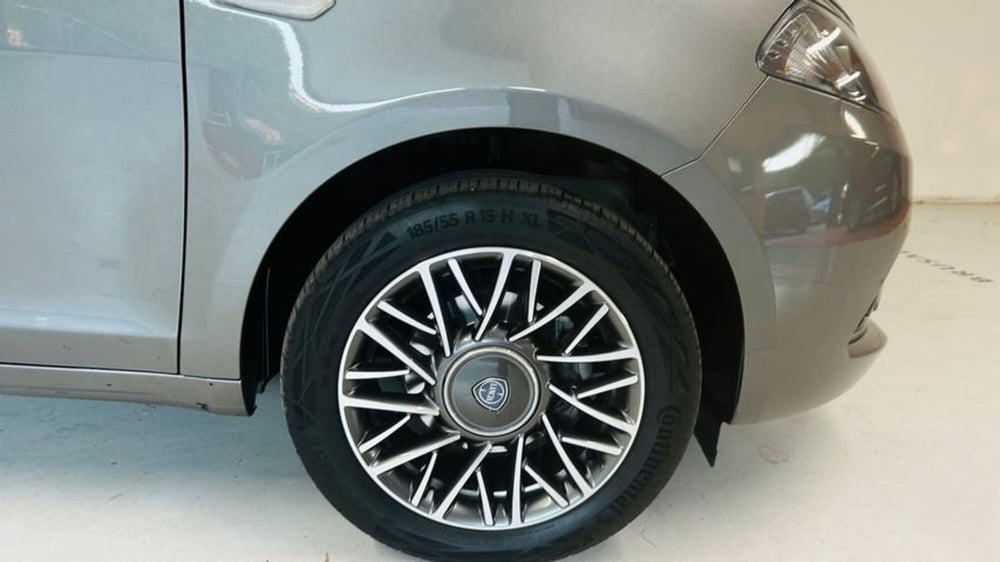 Lancia Ypsilon usata a Lecco (5)