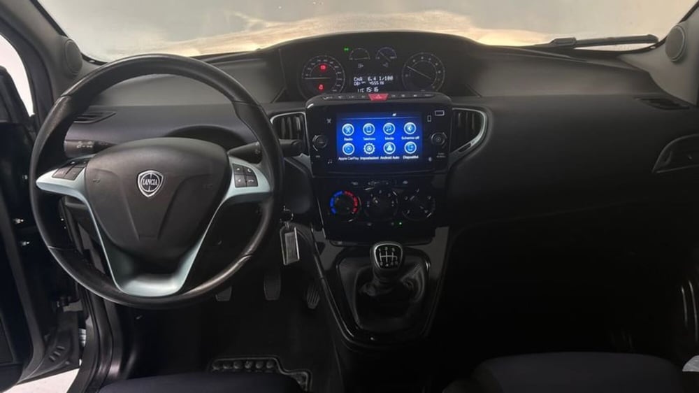 Lancia Ypsilon usata a Lecco (6)