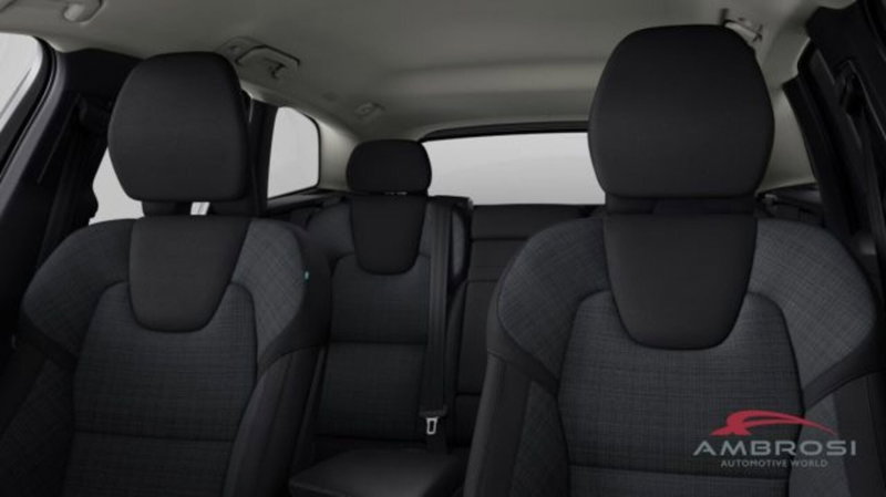 Volvo XC60 nuova a Perugia (4)